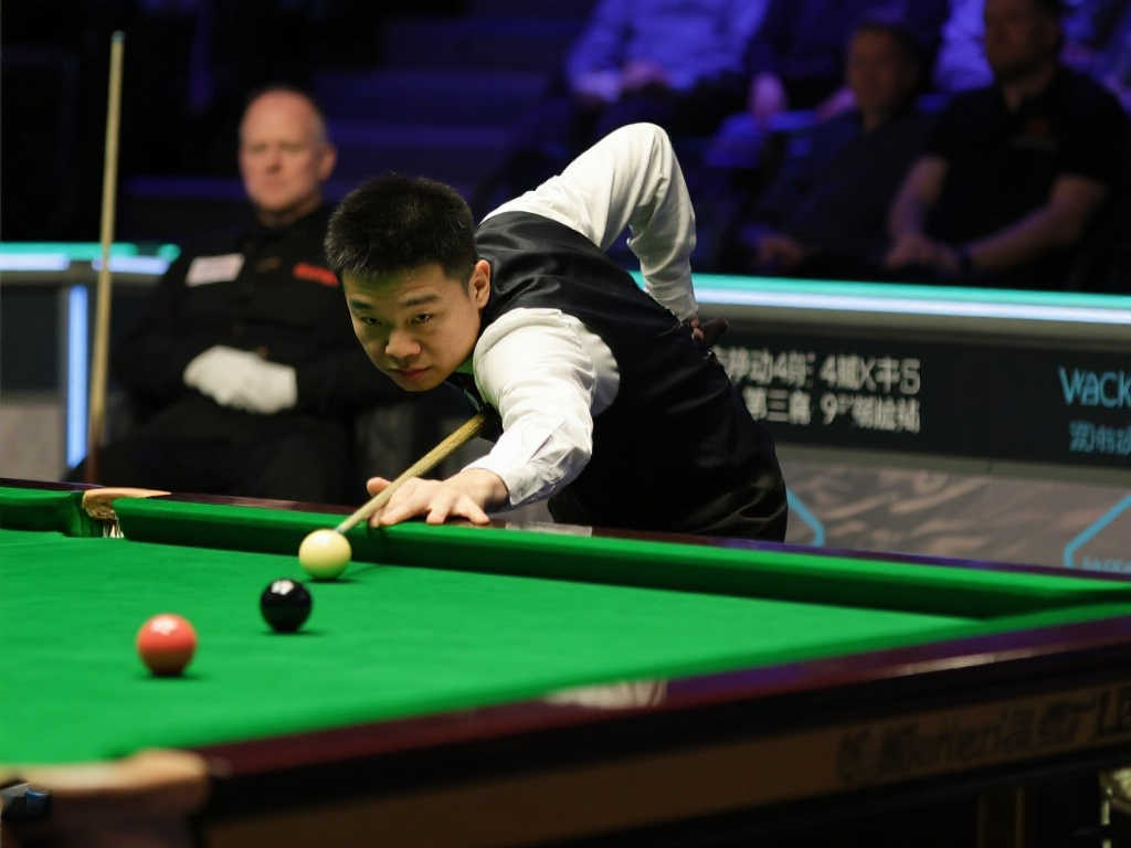 顾全上半场4记三分砍下13分 关键3+1技惊四座